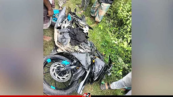 পিকআপ-মোটরসাইকেল সংঘর্ষে নিহত ২, নারী বাইকার আহত