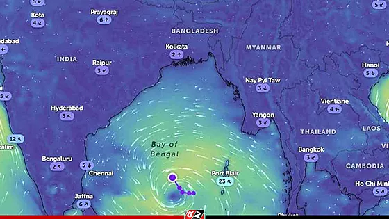 ধেয়ে আসছে ঘূর্ণিঝড় ‘মন্থা’