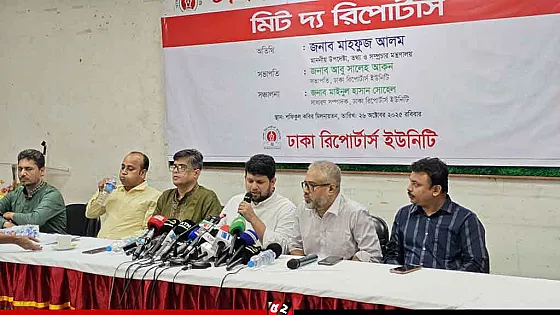 টক শোতে ড. ইউনূসের বিরুদ্ধে কথা বলছে, ওই সাহস ১৫ বছর কোথায় ছিল : তথ্য উপদেষ্টা