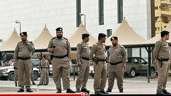 সৌদী আরবে সাড়ে ২২ হাজার প্রবাসী গ্রেফতার