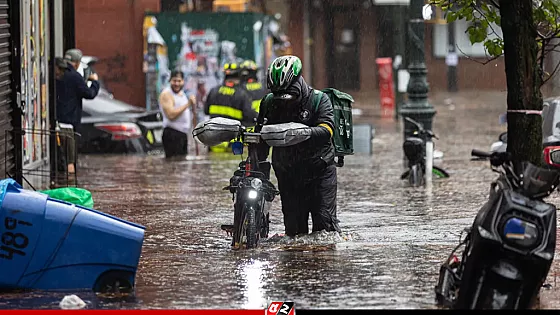 বন্যায় প্লাবিত নিউ ইয়র্ক, ২ জনের মৃত্যু