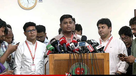 প্রধান উপদেষ্টাকে দ্রুত গণভোট নিয়ে আদেশ দিতে হবে : হাসনাত