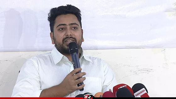 এক দল সংস্কারকে ভেস্তে দিচ্ছে, আরেক দল নির্বাচনকে পিছিয়ে দিচ্ছে