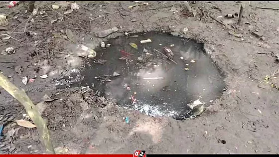 গর্তের ময়লা পানিতে পড়ে শিশুর মৃত্যু