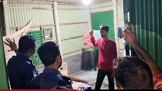 নামাজরত অবস্থায় বাবাকে কুপিয়ে হত্যা, ছেলের হামলায় এসআই আহত