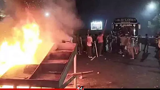 বিএনপির মনোনয়ন না পাওয়ায় এক্সপ্রেসওয়েতে বিক্ষোভ, তীব্র যানজট