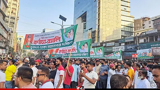 নয়াপল্টনে বিএনপি নেতাকর্মীদের ঢল