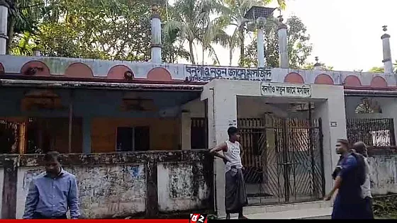 মসজিদের ভেতরে ছুরিকাঘাতে মুসল্লিকে হত্যা