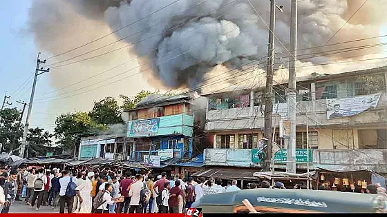 কক্সবাজারে ভয়াবহ অগ্নিকাণ্ডে ১৬ দোকান ভস্মীভূত, ব্যবসায়ীর মৃত্যু