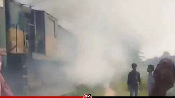 কমিউটার ট্রেনের ইঞ্জিনে আগুন, রেল যোগাযোগ বন্ধ