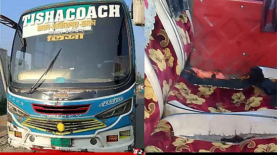 কিশোরগঞ্জের বাজিতপুরে বাসে আগুন, অল্পের জন্য বেঁচে গেলেন ঘুমন্ত হেলপার 