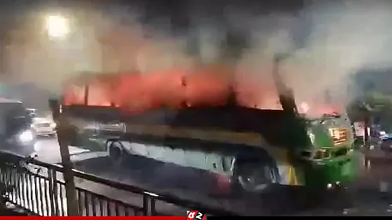 নগরীতে ৩ বাসে আগুন, বিভিন্ন স্থানে হাতবোমা বিস্ফোরণ