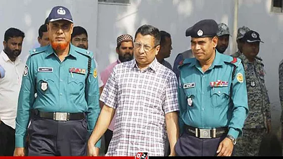 বিমর্ষ মুখে রায় শুনছেন চৌধুরী আব্দুল্লাহ আল মামুন