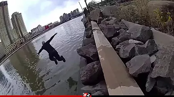 ফিল্মি স্টাইলে হিমশীতল নদী থেকে কিশোরীকে উদ্ধার