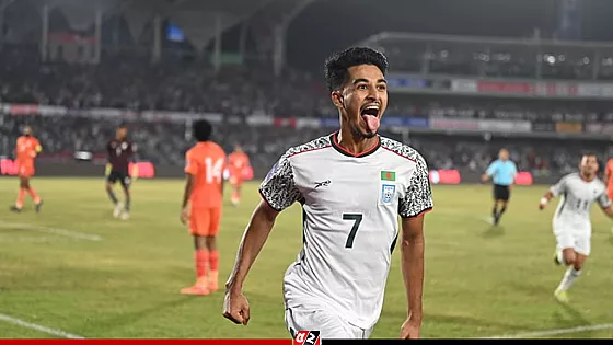 ২২ বছর পর ফুটবলে ভারত বধ  