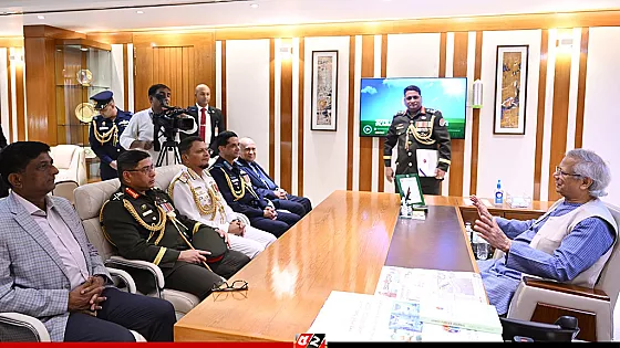 প্রধান উপদেষ্টার সঙ্গে তিন বাহিনীর প্রধানদের সাক্ষাৎ