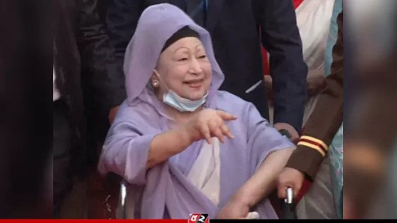 সেনাকুঞ্জে অনুষ্ঠানে যোগ দিয়েছেন খালেদা জিয়া   