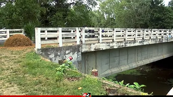 ৬ কোটি টাকার সেতুতে নেই সংযোগসড়ক, ভোগান্তিতে অর্ধ লাখ মানুষ