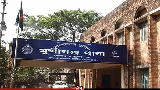 তৃতীয় শ্রেণির ছাত্রীকে ধর্ষণের অভিযোগে শিক্ষককে পিটিয়ে পুলিশে সোপর্দ