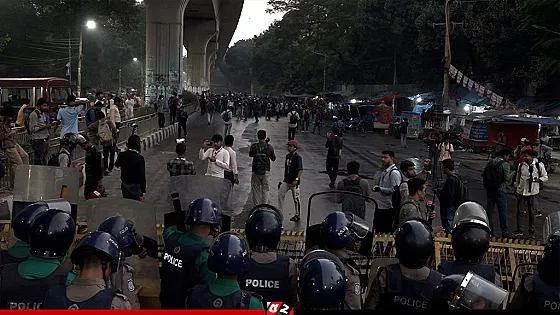 দফায় দফায় শিক্ষার্থী-পুলিশ সংঘর্ষ, রণক্ষেত্র শাহবাগ