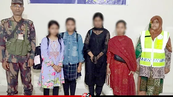 দালালের প্রলোভনে ভারতে গিয়ে আটক ৪ যুবতী, পতাকা বৈঠকে ফেরত   