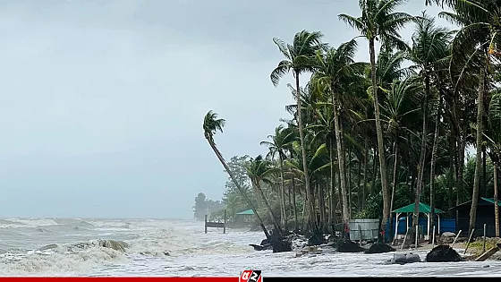 সাগরে গভীর নিম্নচাপ, বন্দরে সতর্ক সংকেত