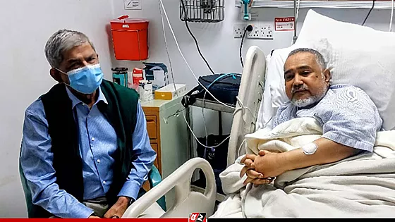 ডা. তাহেরকে দেখতে হাসপাতালে মির্জা ফখরুল