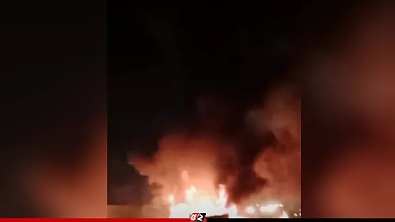 যমুনা সেতুর পশ্চিম সংযোগ সড়কে চলন্ত পিকআপে আগুন