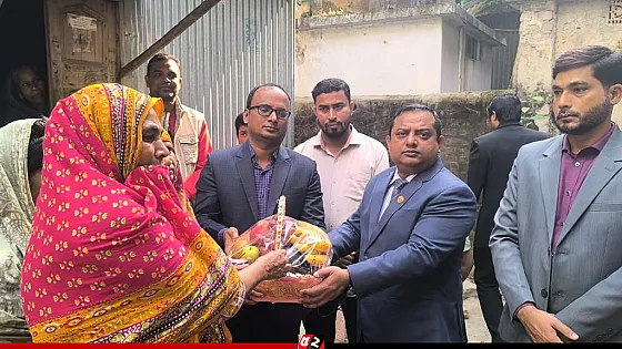 দুই জুলাই শহীদ পরিবারের পাশে দাঁড়ালেন সিরাজগঞ্জ জেলা প্রশাসক