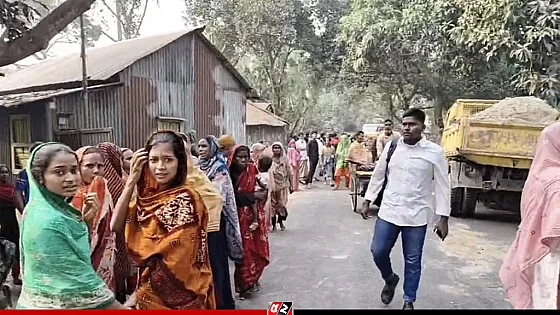 স্কুলে যাওয়ার পথে দুর্ঘটনায় শিক্ষিকার মৃত্যু, প্রতিবাদে সড়ক অবরোধ