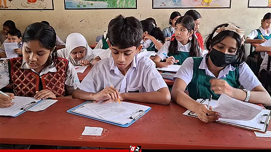 প্রাথমিক শিক্ষকদের কর্মবিরতি, পরীক্ষা নিলেন অভিভাবকেরা