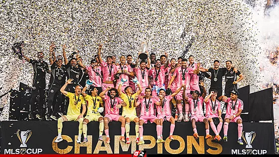 ‘মেসি জাদু’তে প্রথম শিরোপার ছোঁয়া পেল মায়ামি