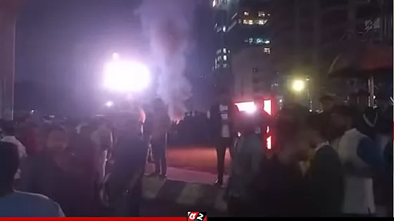 আবারও মোবাইল ব্যবসায়ীদের সড়ক অবরোধ