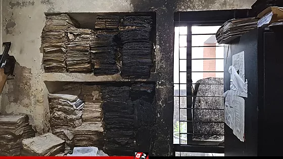 নির্বাচন অফিসে পেট্রোল ঢেলে আগুন দিলো দুর্বৃত্তরা