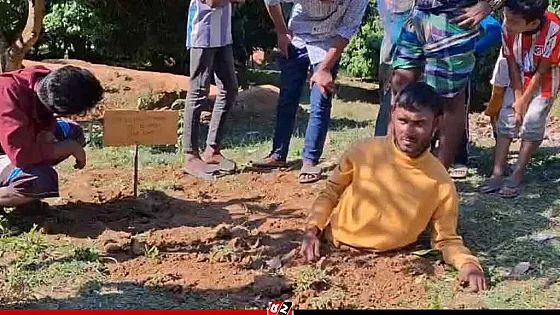 মায়ের ওপর নৃশংস হামলায় ছেলেকে মাটিতে পুঁতে গ্রামবাসীর শাস্তি