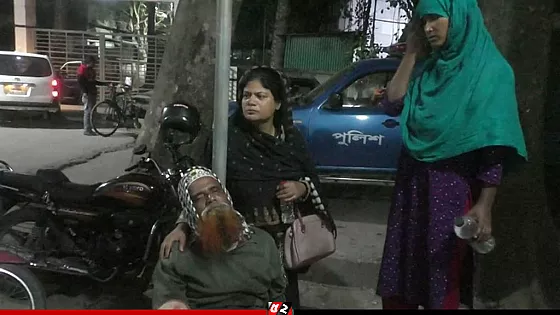 বাবার সামনে ছেলেকে ছুরিকাঘাতে হত্যা