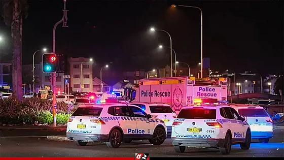 অস্ট্রেলিয়ার বন্ডি বিচে ভয়াবহ হামলা, বন্দুকধারীসহ নিহত ১০