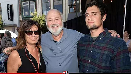 পরিচালক বাবা ও মাকে গলা কেটে হত্যা