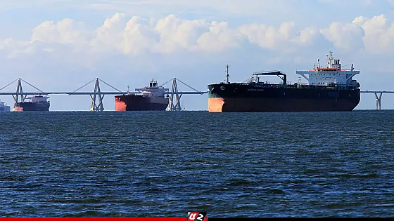 ভেনেজুয়েলার তেল ট্যাংকার অবরোধের নির্দেশ ট্রাম্পের