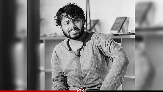 ঢাকার পথে শহীদ ওসমান হাদির মরদেহ   