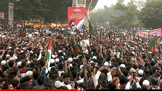 ২৪ ঘণ্টার আল্টিমেটাম দিয়ে শাহবাগ ছাড়ল ছাত্র-জনতা