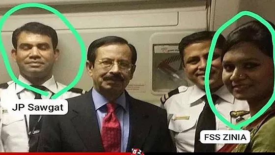 সরিয়ে দেয়া হলো তারেক রহমানকে বহনকারী বিমানের ২ কেবিন ক্রুকে 