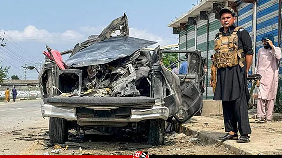 পাকিস্তানে পুলিশের গাড়িতে হামলায় ৫ জন নিহত
