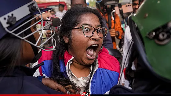 কলকাতায় বাংলাদেশ উপ-হাইকমিশনমুখী মিছিল ঠেকাতে পুলিশের ব্যাপক লাঠিচার্জ