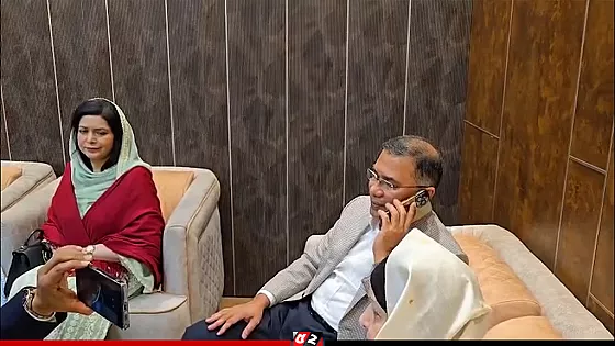 বিমানবন্দরে পৌঁছেই প্রধান উপদেষ্টাকে ধন্যবাদ জানালেন তারেক রহমান