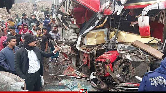 দুই বাসের মুখোমুখি সংঘর্ষ, আহত ২২