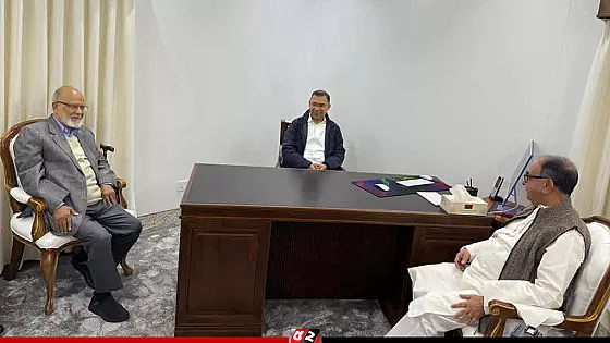 গুলশানে বিএনপি চেয়ারপারসনের কার্যালয়ে তারেক রহমান   