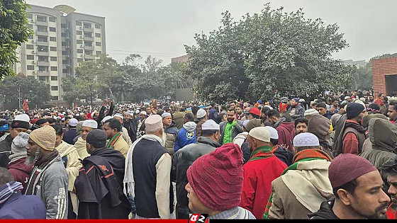 খালেদা জিয়ার জানাজায় অংশ নিতে সকাল থেকেই মানিক মিয়া অ্যাভিনিউয়ে মানুষের ঢল 