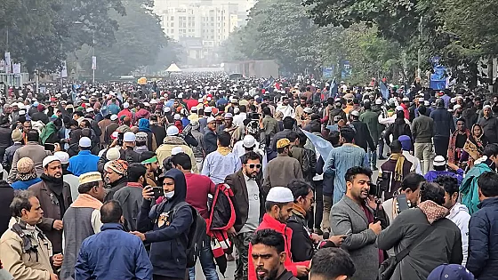 লাখো মানুষের অংশগ্রহণে খালেদা জিয়ার জানাজা অনুষ্ঠিত   