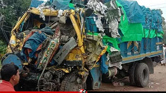 বাজারে ঢুকে উল্টে গেল বালুবোঝাই ট্রাক, নিহত ৪ 